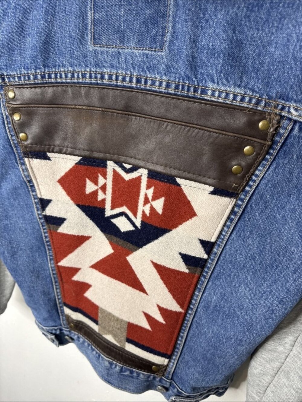 Levi’s Woman S Recrow Southwestern Pattern Denim Jean Jacket Indigenous Reworked - Picture 2 of 8
